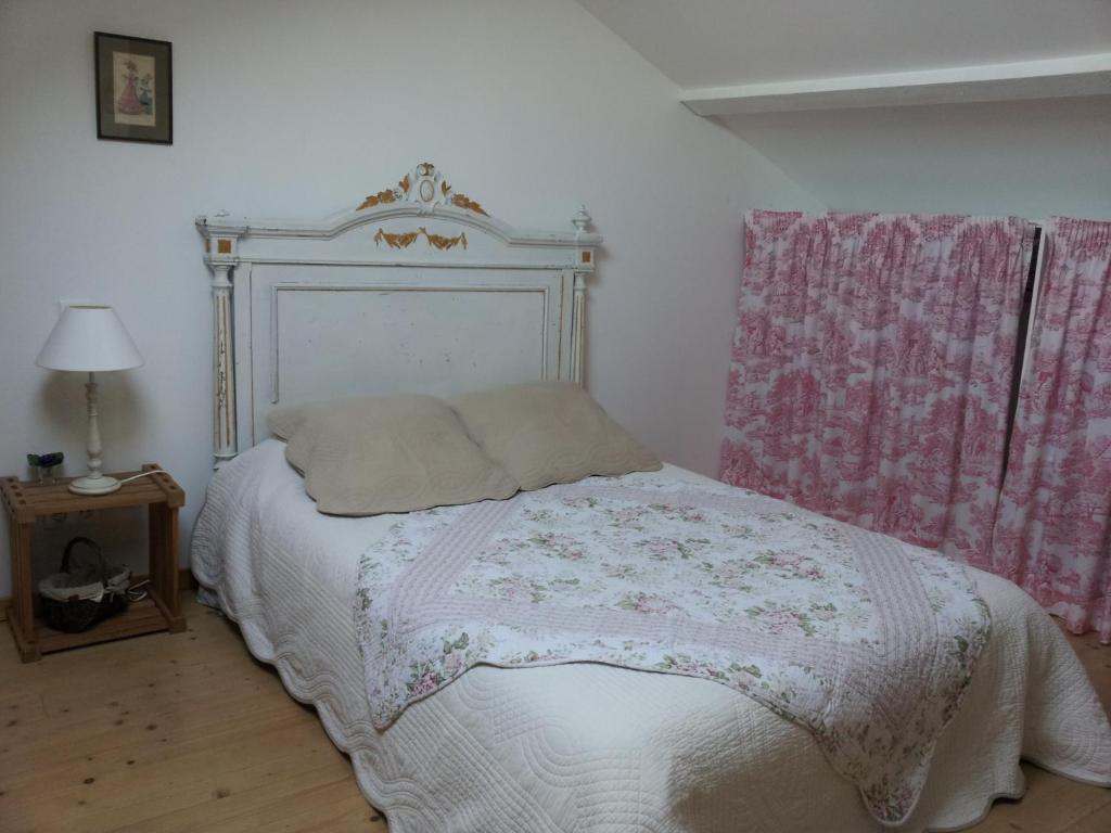 Au Bon Gre D'hugoline Bed & Breakfast