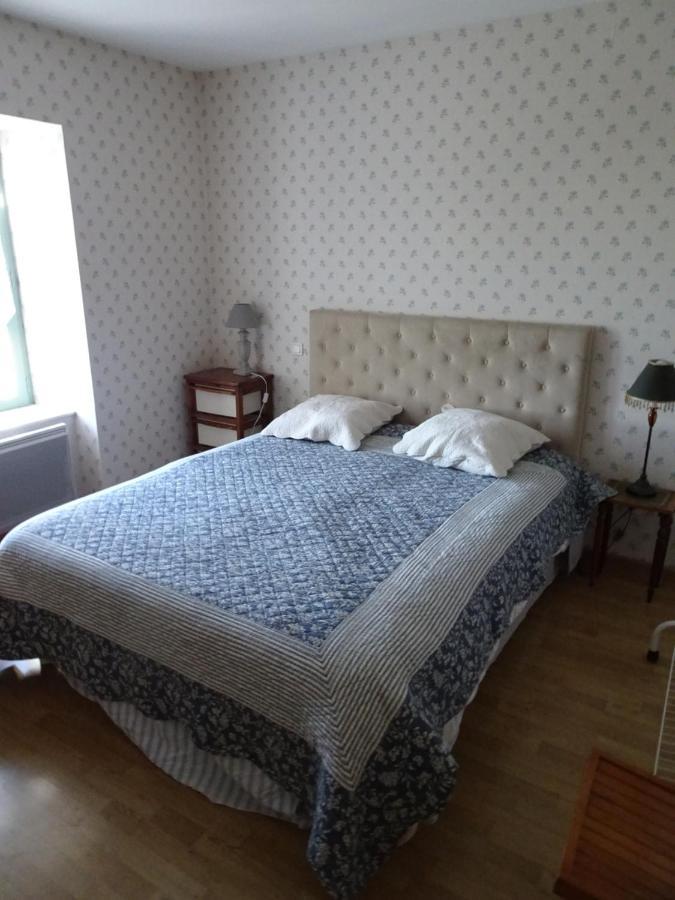 Au Bon Gre D'hugoline Bed & Breakfast